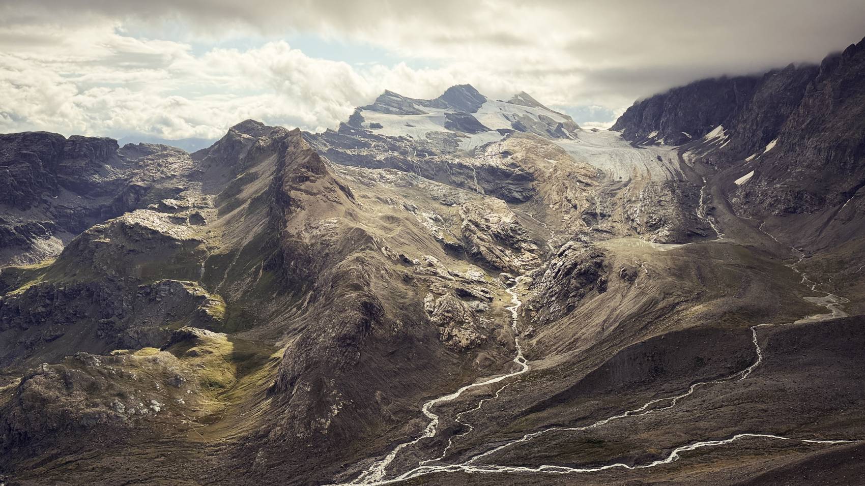 Bergtal — Weite als Sinnbild für den Essenzraum